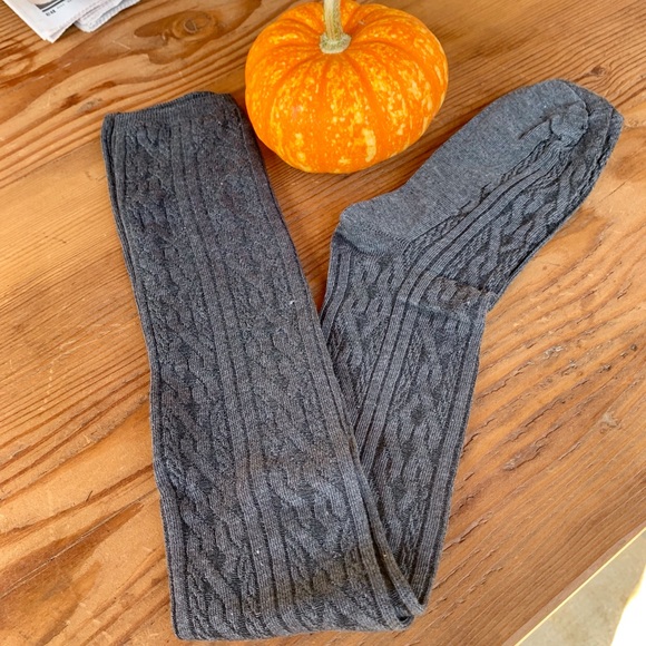 ✨CABLE KNIT OVER THE KNEE BOOT SOCKS✨ - Picture 2 of 7